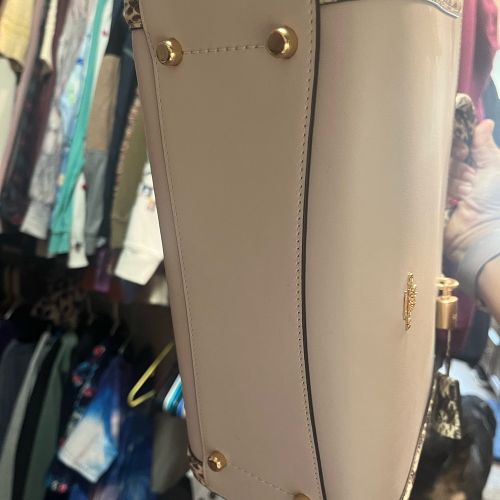 Coach snake skin Cream and Gold Logo Handbag brand new - Picture 9 of 9